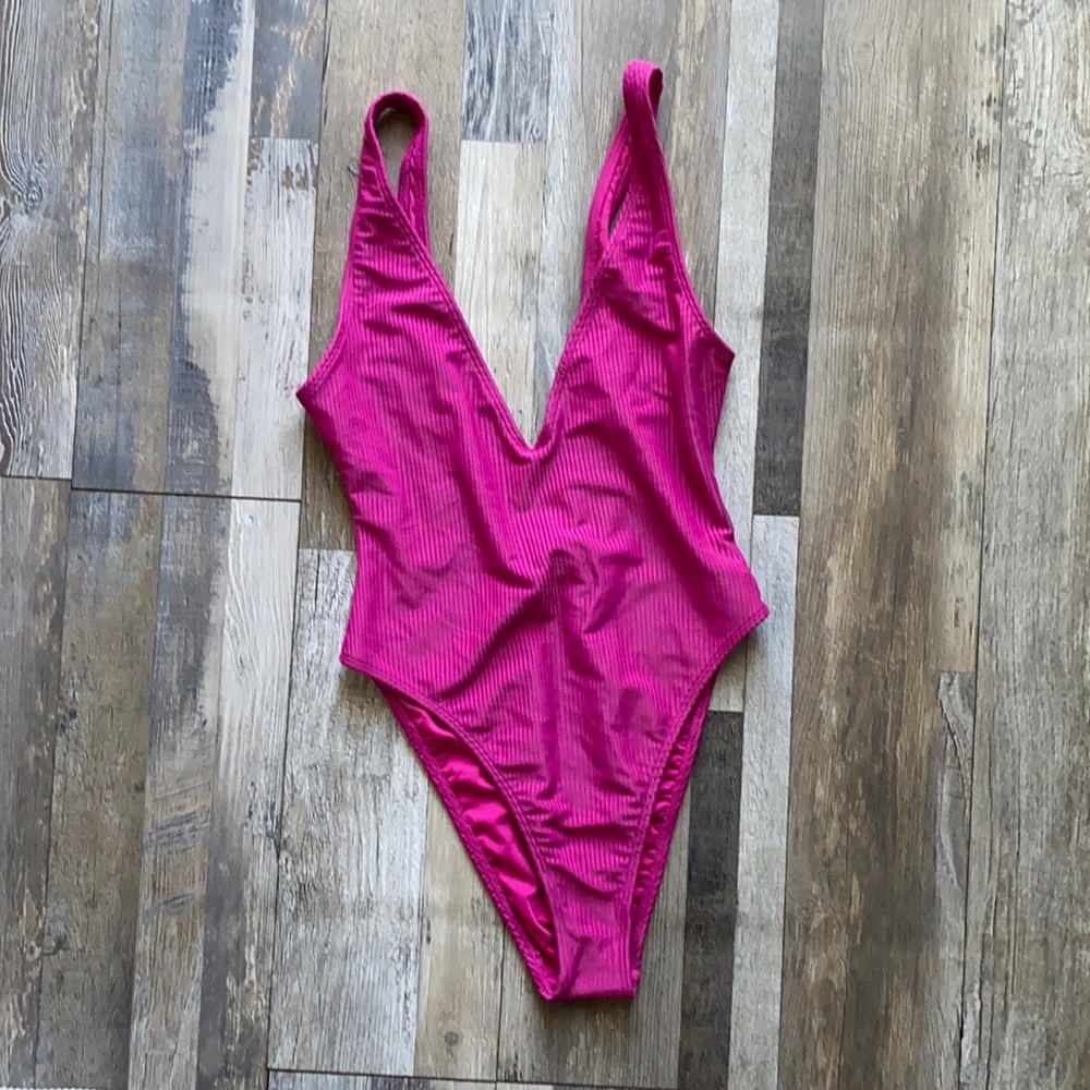Pink one piece baiting suit